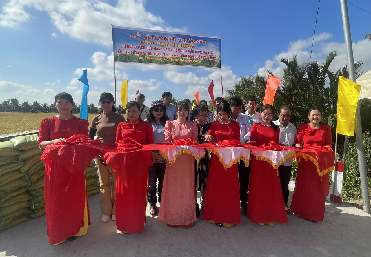 Khánh thành cầu Hạnh Phúc tại xã Tân Xuân