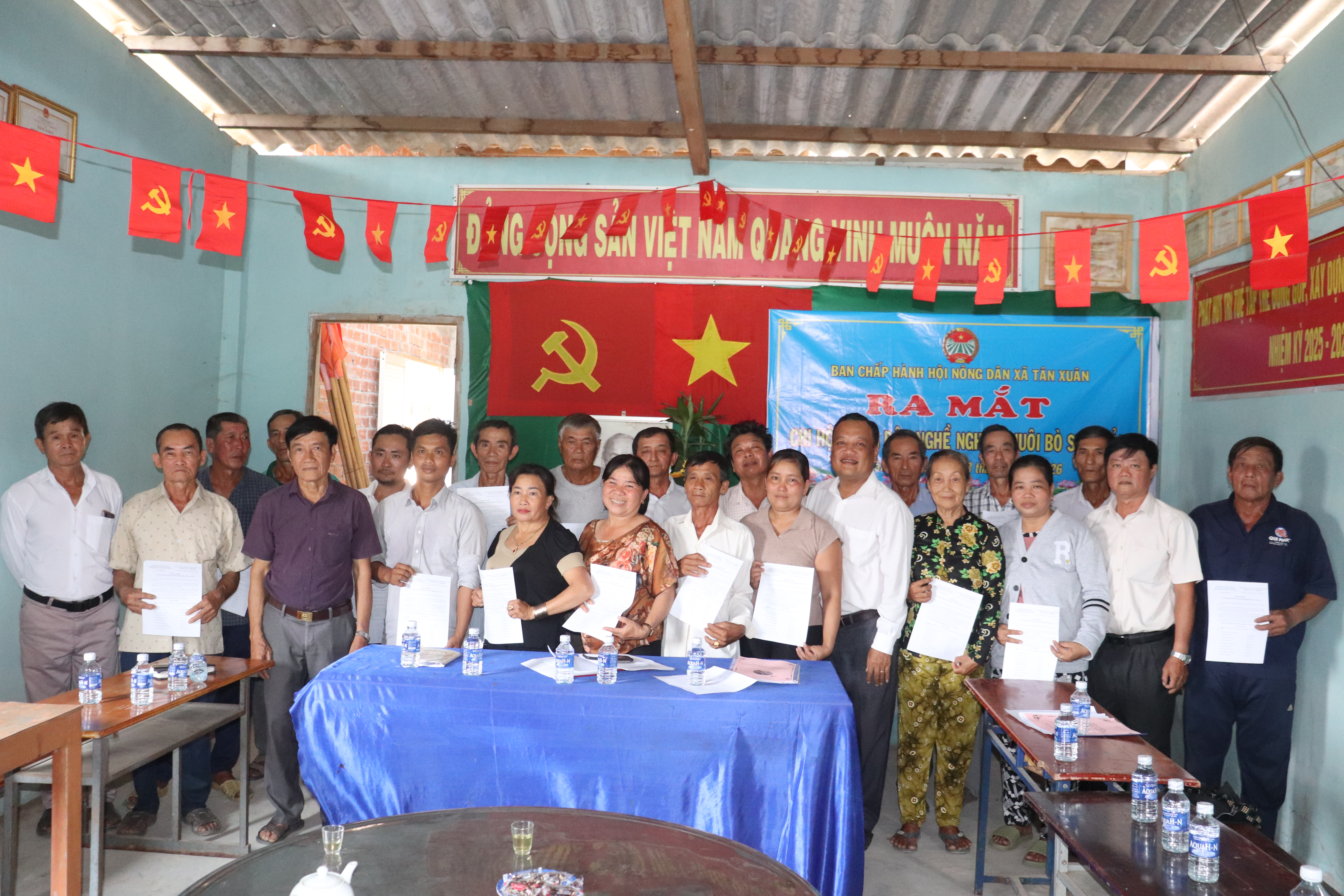 Hội Nông dân xã Tân Xuân ra mắt chi hội nông dân nghề nghiệp nuôi bò sinh sản ấp Tân Thanh 2