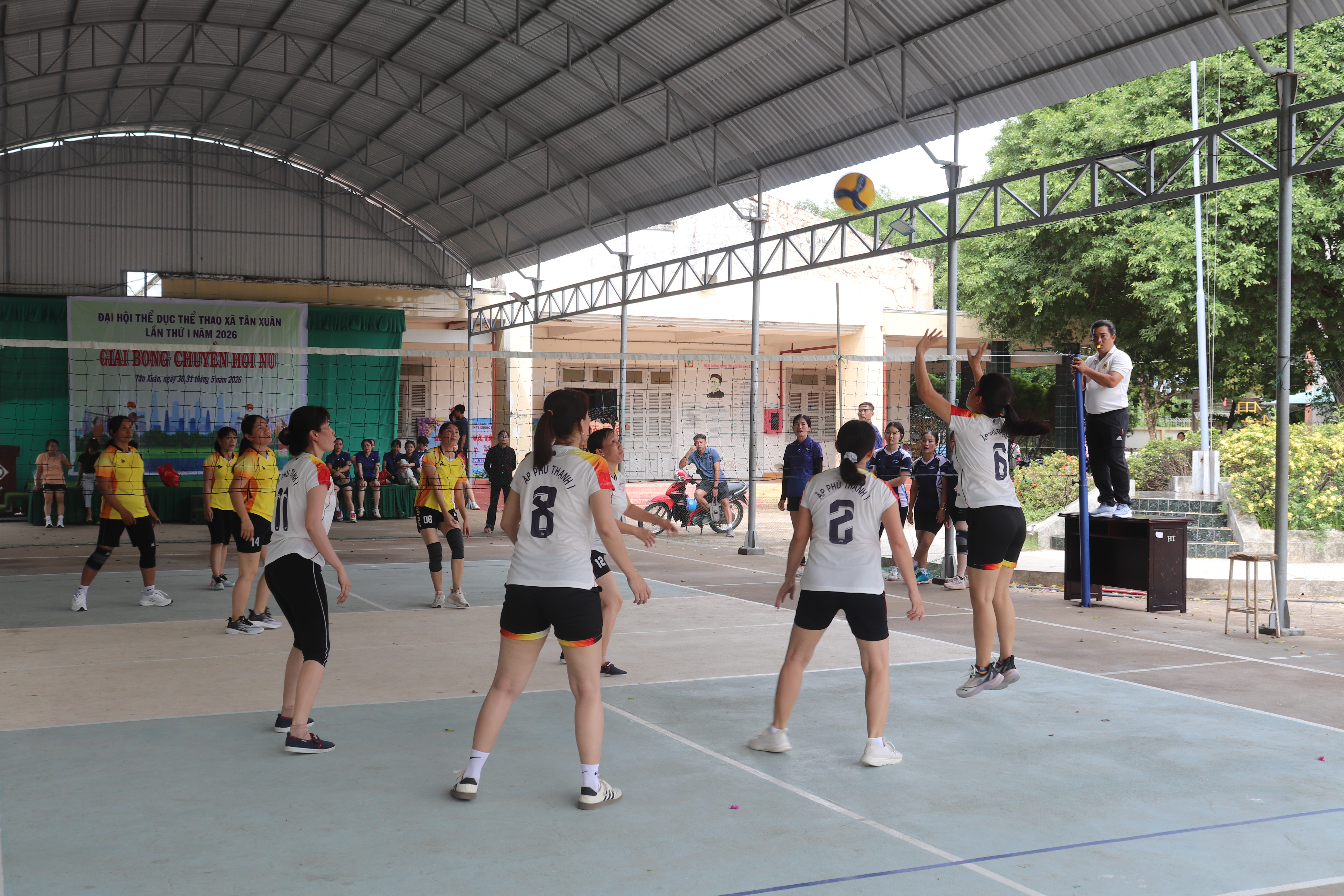 THI ĐẤU BÓNG CHUYỀN HƠI NỮ TRONG KHUÔN KHỔ ĐẠI HỘI TDTT XÃ TÂN XUÂN LẦN THỨ I NĂM 2026